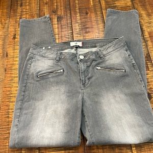 NWOT! Cabi Women’s Skinny Jeans - Gray Wash - 14